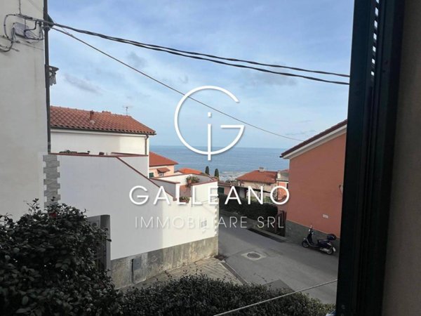 appartamento in vendita a Varazze in zona Castagnabuona