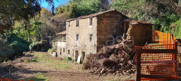 casa indipendente in vendita a Varazze in zona Pero