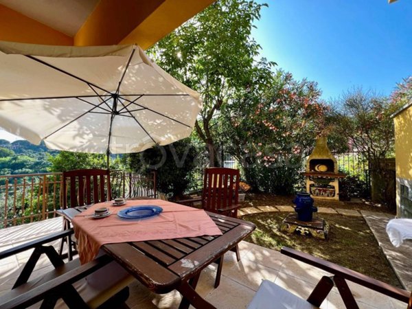 appartamento in vendita a Varazze in zona Castagnabuona