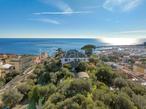 casa indipendente in vendita a Varazze