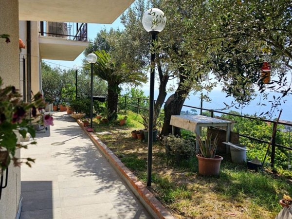 casa indipendente in vendita a Varazze in zona Castagnabuona