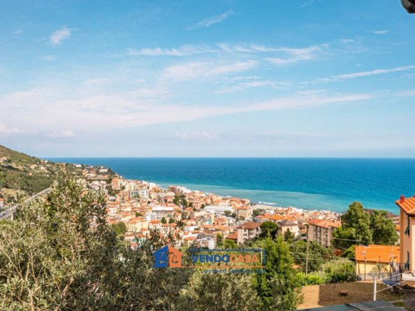 appartamento in vendita a Varazze in zona Cantalupo