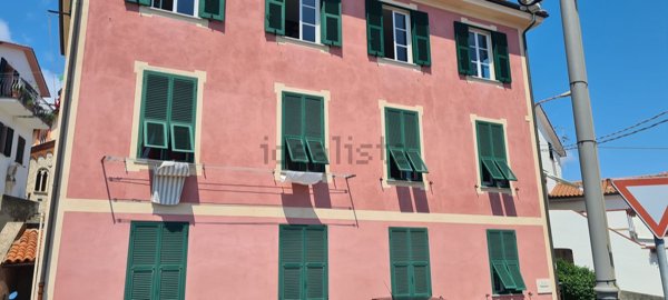 appartamento in vendita a Varazze in zona Castagnabuona