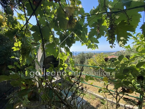 appartamento in vendita a Varazze in zona Castagnabuona