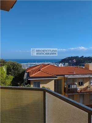 appartamento in vendita a Varazze in zona Castagnabuona