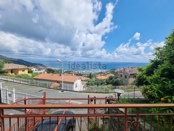 appartamento in vendita a Varazze in zona Castagnabuona