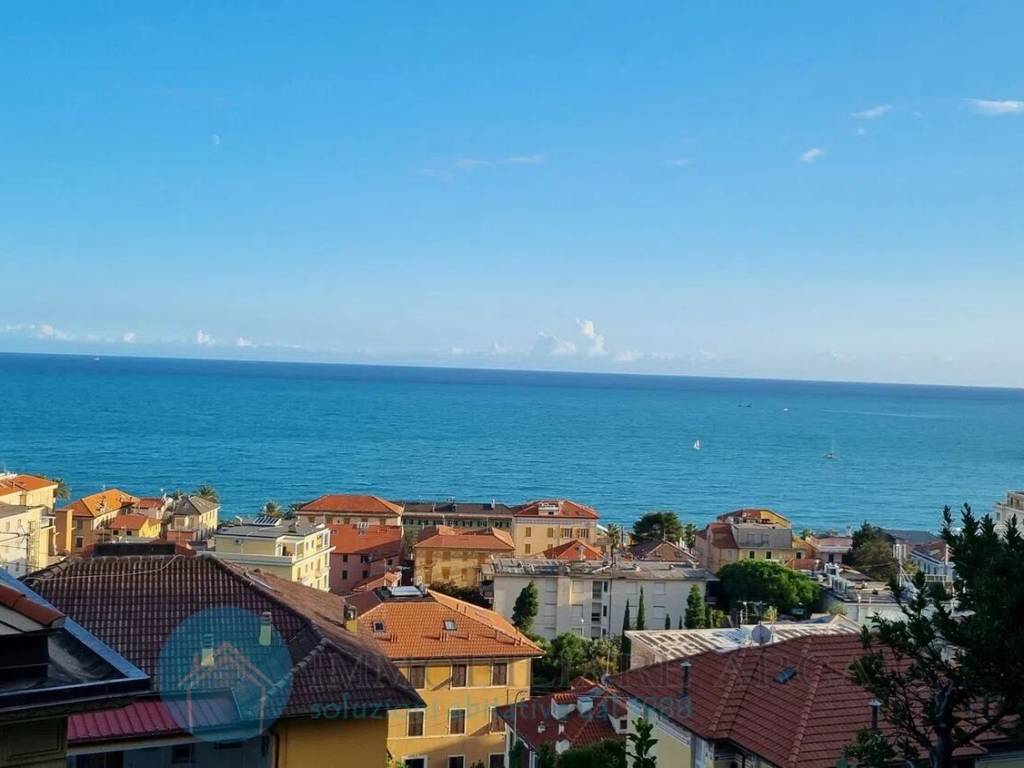 casa indipendente in vendita a Varazze