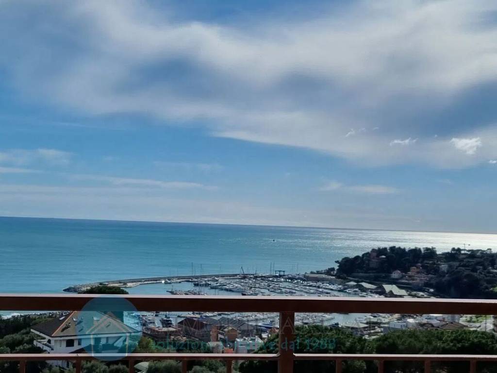 appartamento in vendita a Varazze