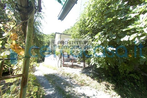 casa indipendente in vendita a Varazze in zona Alpicella