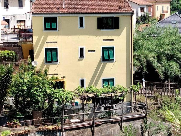 appartamento in vendita a Varazze in zona Pero