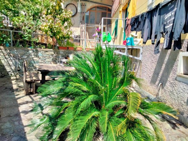 appartamento in vendita a Varazze in zona Pero