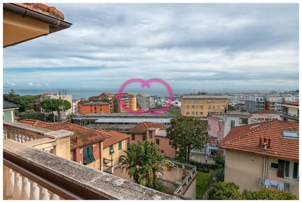 casa indipendente in vendita a Varazze