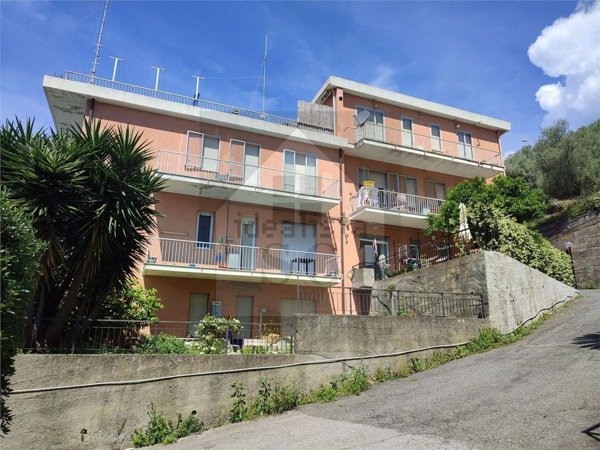 appartamento in vendita a Varazze in zona Castagnabuona