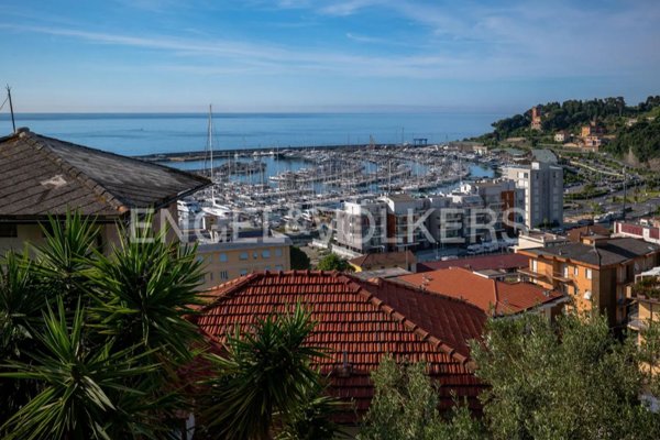 appartamento in vendita a Varazze
