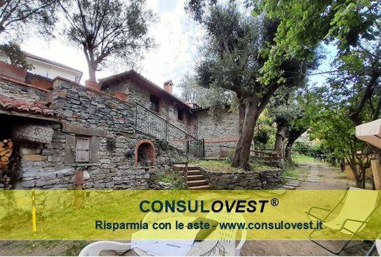 casa indipendente in vendita a Varazze in zona Casanova