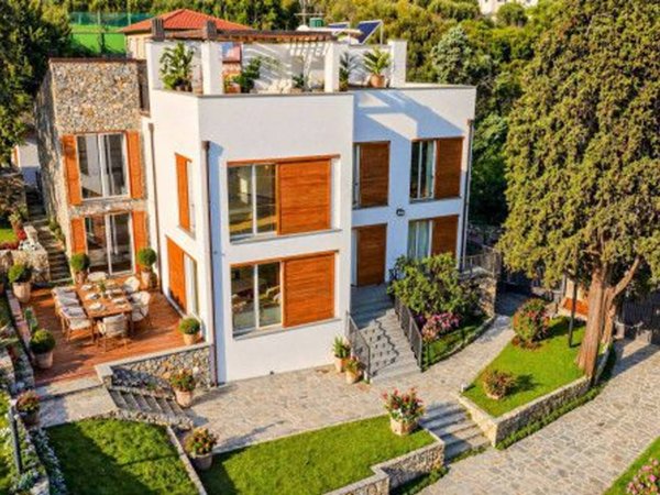 casa indipendente in vendita a Varazze