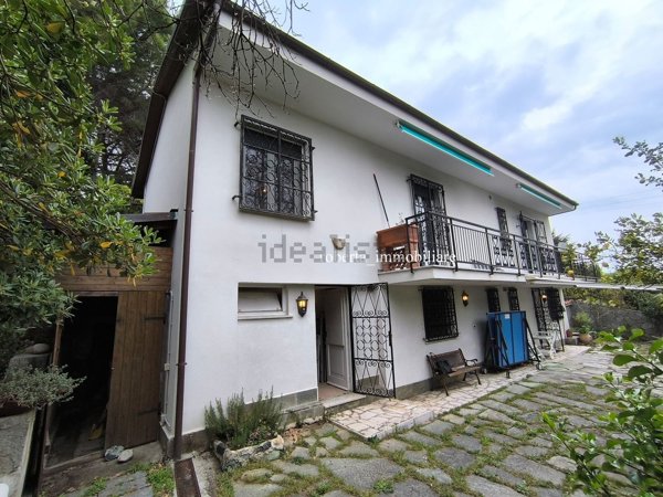 casa indipendente in vendita a Varazze