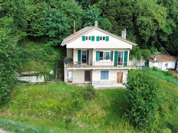 casa indipendente in vendita a Varazze in zona Alpicella