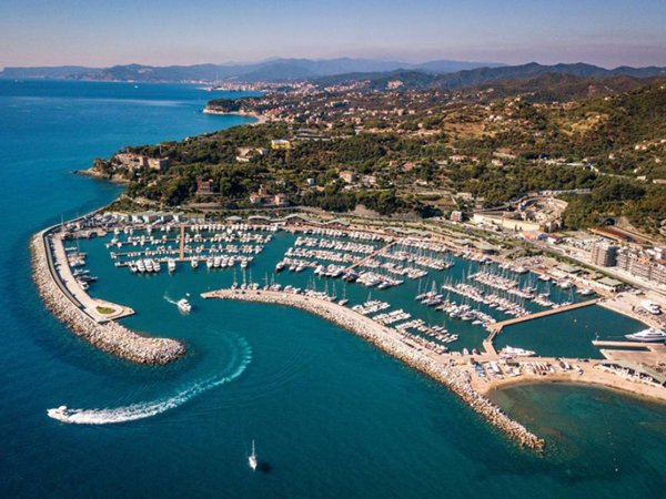 casa indipendente in vendita a Varazze