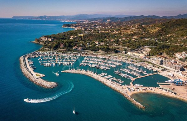 casa indipendente in vendita a Varazze