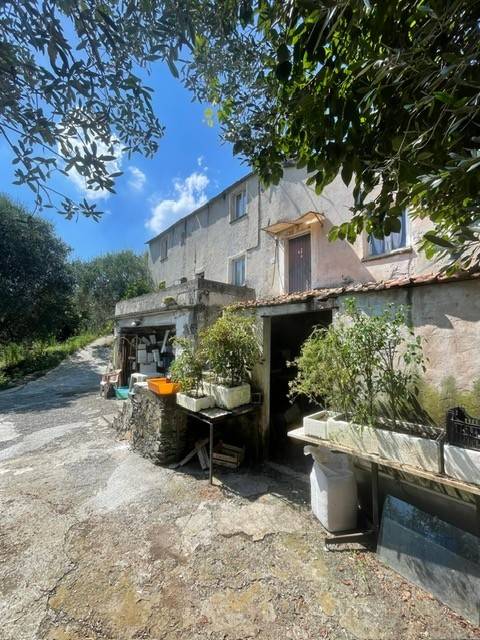 casa indipendente in vendita a Varazze in zona Pero