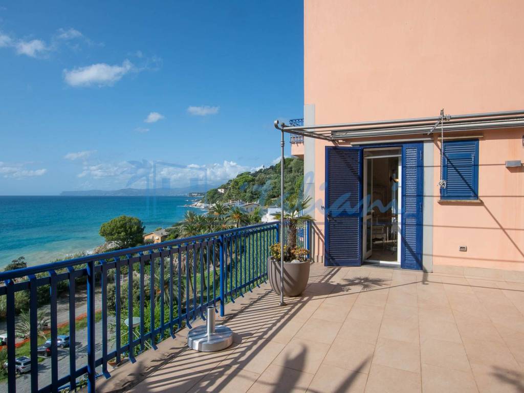 appartamento in vendita a Varazze