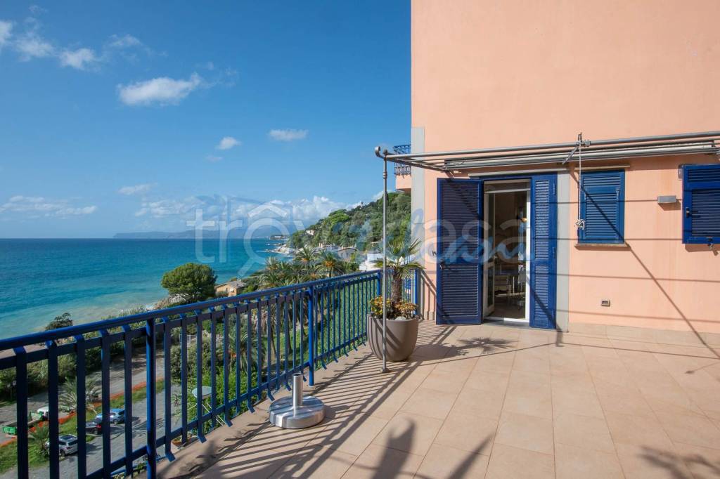 appartamento in vendita a Varazze