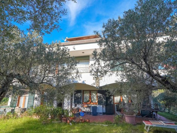 casa indipendente in vendita a Varazze