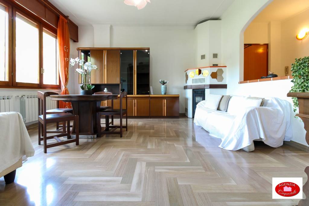 casa indipendente in vendita a Varazze in zona Pero