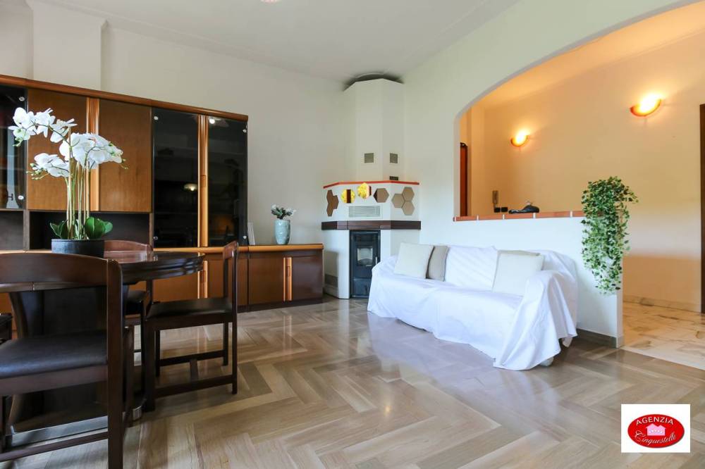 casa indipendente in vendita a Varazze in zona Pero