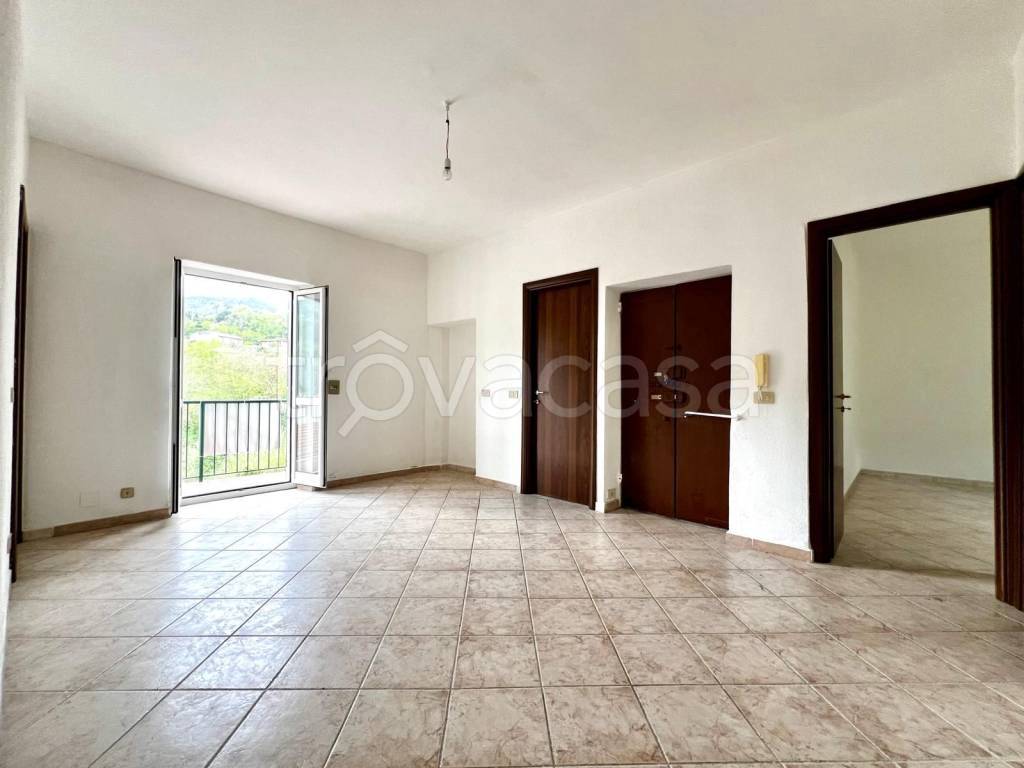 appartamento in vendita a Varazze in zona Pero