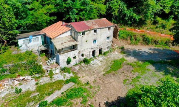 casa indipendente in vendita a Varazze in zona Pero