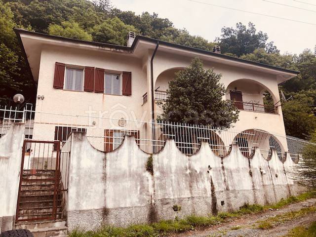 casa indipendente in vendita a Varazze in zona Alpicella