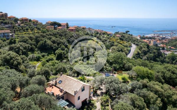 casa indipendente in vendita a Varazze