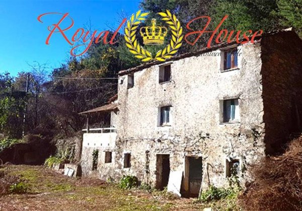 casa indipendente in vendita a Varazze in zona Pero