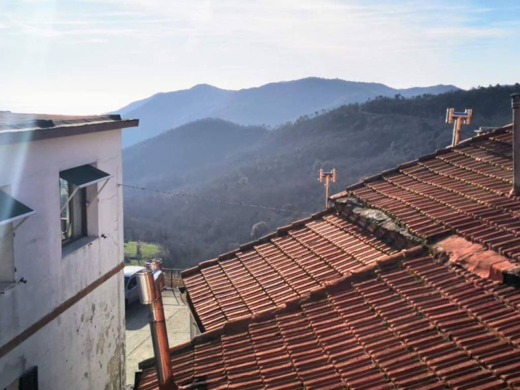 appartamento in vendita a Varazze in zona Alpicella