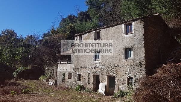 casa indipendente in vendita a Varazze in zona Pero