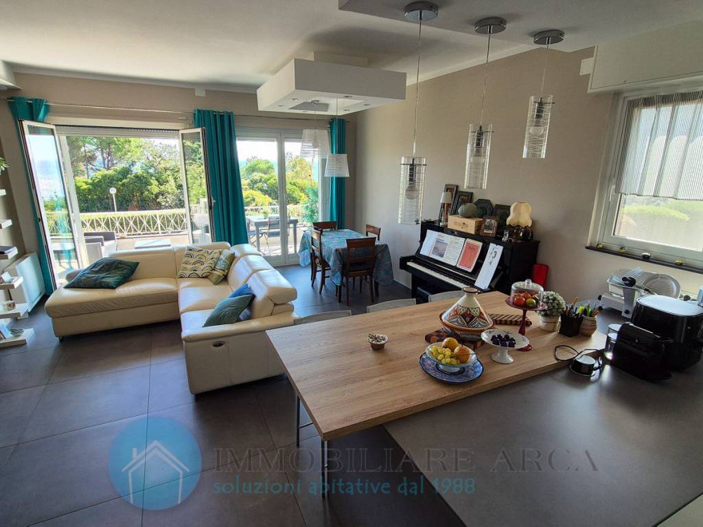 casa indipendente in vendita a Varazze