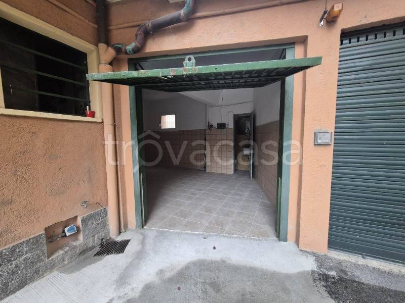 locale commerciale in vendita a Varazze