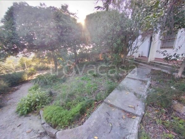 casa indipendente in vendita a Varazze in zona Castagnabuona