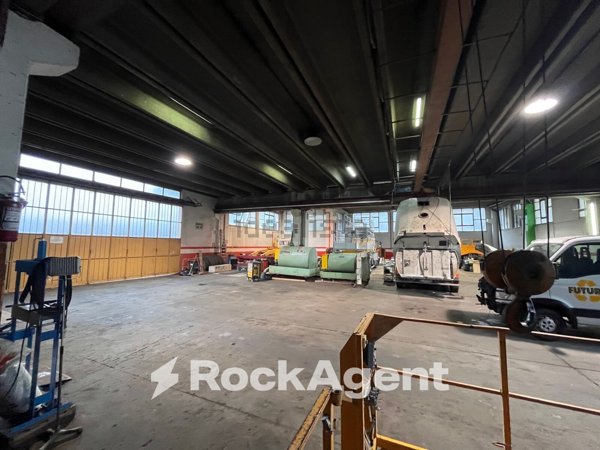 capannone in vendita a Varazze in zona Casanova