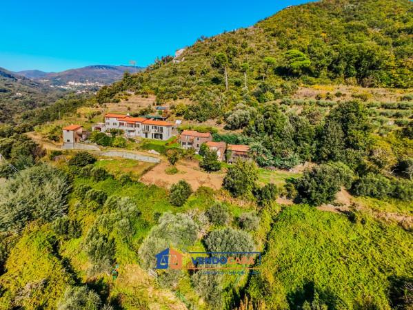 casa indipendente in vendita a Varazze in zona Pero