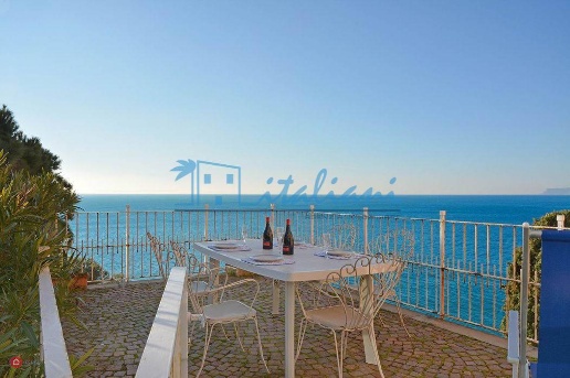 appartamento in vendita a Varazze