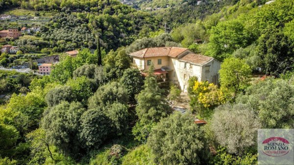 casale in vendita a Varazze in zona Pero