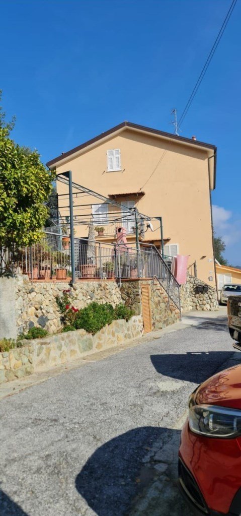 casa indipendente in vendita a Varazze in zona Cantalupo