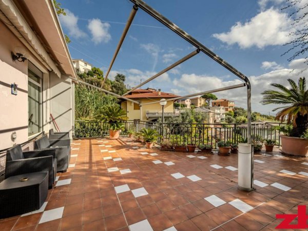 casa indipendente in vendita a Varazze in zona Castagnabuona