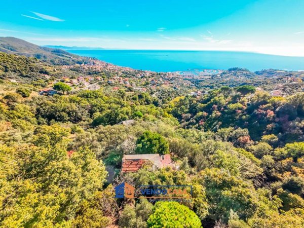 casa indipendente in vendita a Varazze in zona Castagnabuona