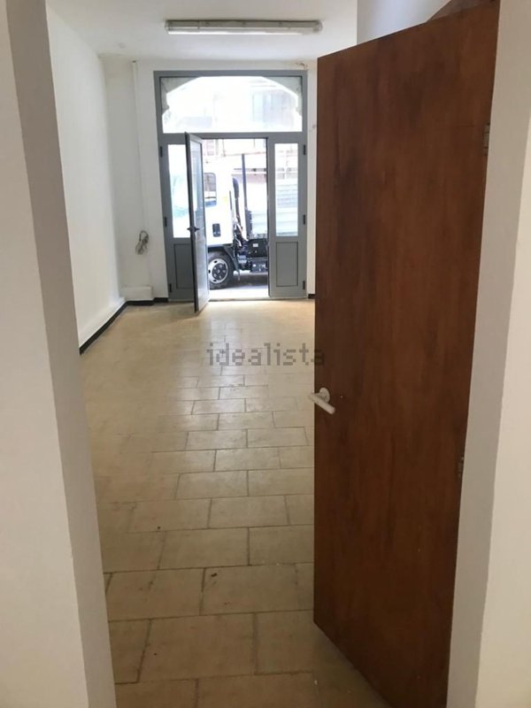 locale commerciale in vendita a Varazze