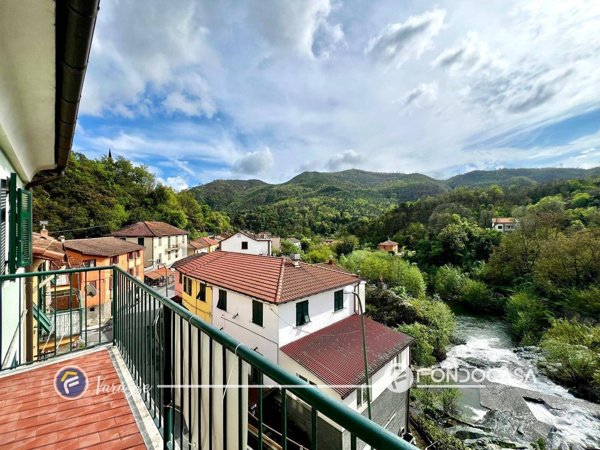 appartamento in vendita a Varazze in zona Pero