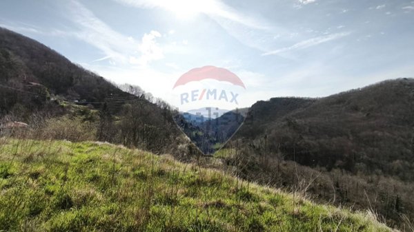 casa indipendente in vendita a Varazze in zona Alpicella